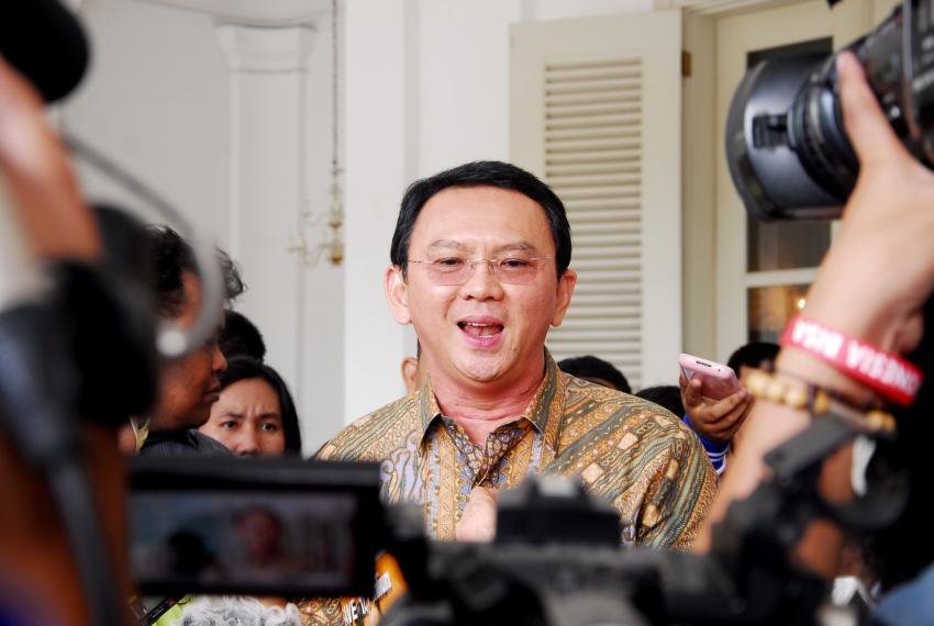 71AHOK TERIMA DEMONSTRAN 3.jpg